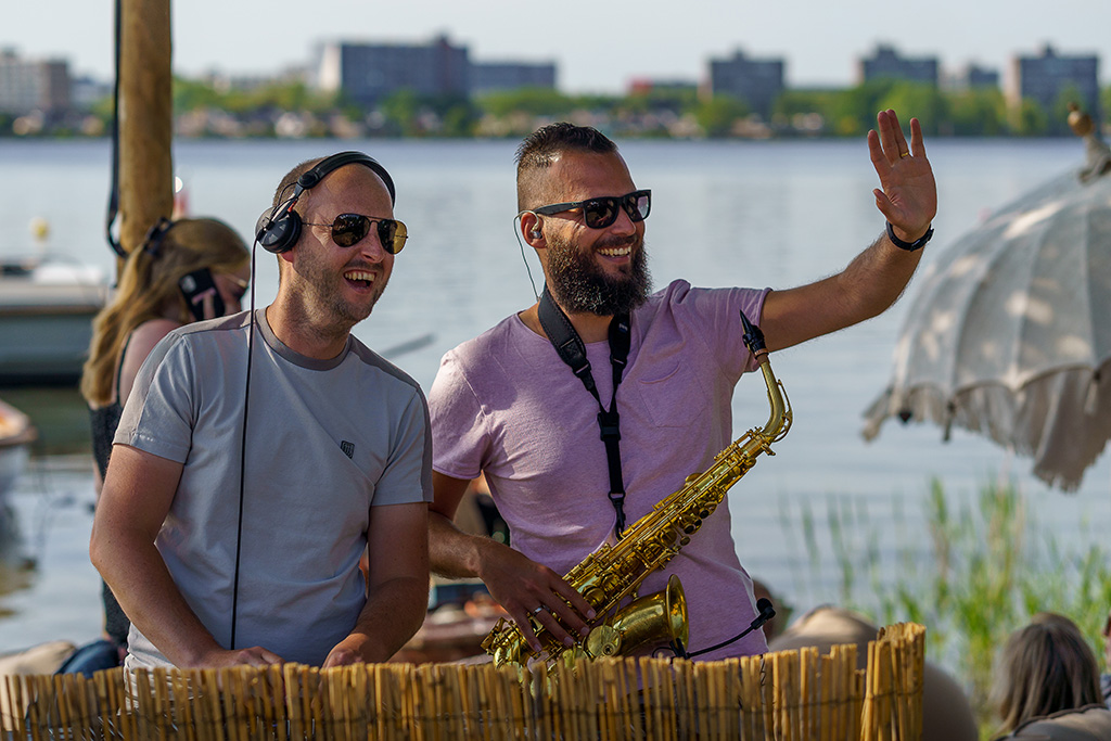 Event fotografie: Saxofonist RutgerSax en Dj Brickbeatz bij Sunset Alphen aan den Rijn Fotograaf Roactive